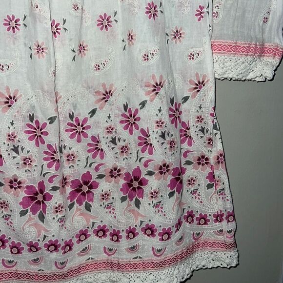 Hepburn boutique floral lace top size medium - Picture 4 of 10